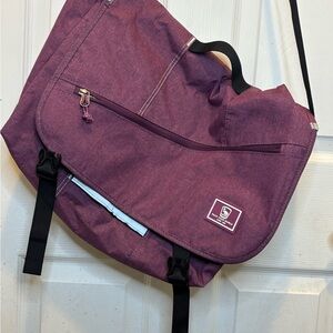 Oiwas Pack Your World Purple Messenger Bag - flaw